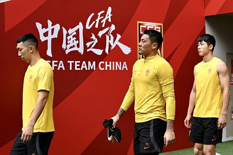 有消息称赫塔费愿意支付4600万欧元转会费，这一价格将打破俱乐部的引援纪录，但这与曼联8000万英镑的要价有着巨大的差距。