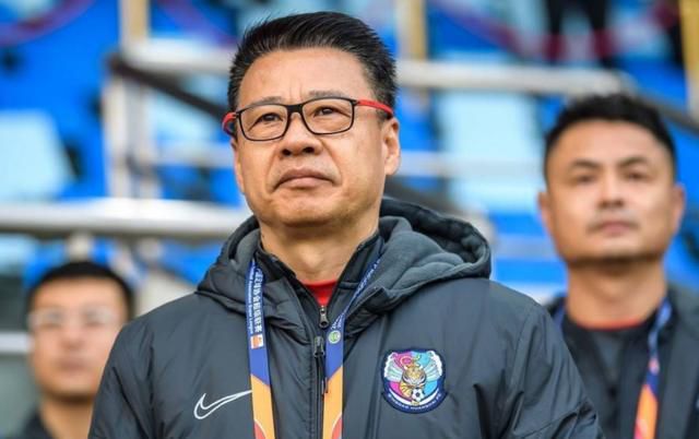 湖人迎来三连胜升至西区第四 距离第二仅差0.5个胜场NBA季中锦标赛半决赛，湖人以133-89狂胜鹈鹕，杀进决赛将对阵步行者。